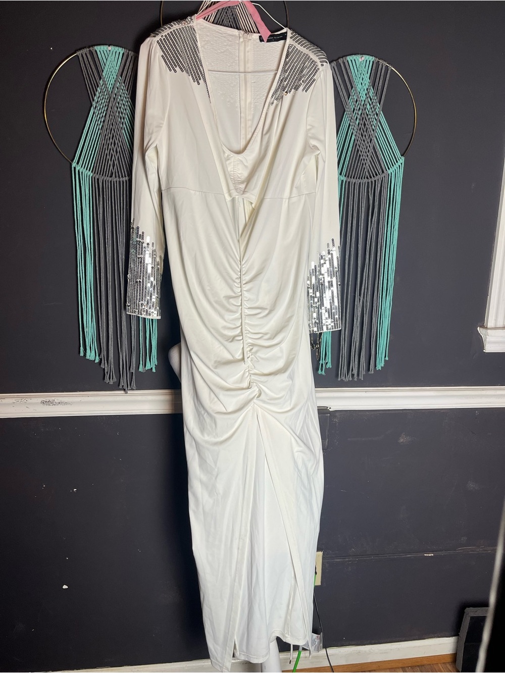 Fashion to Figure Size 1 (size 14/16) White and Sequin Dress - Picture 2 of 11